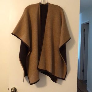Reversible sweater shawl